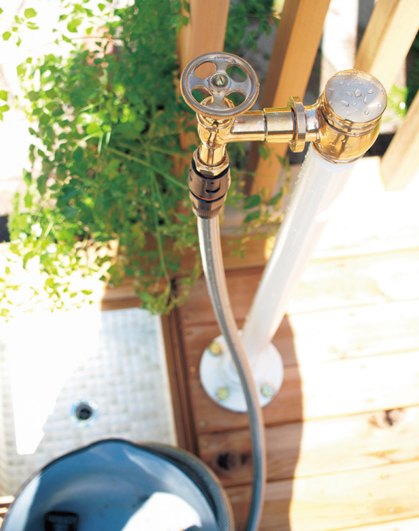 世界の人気ブランド サンガーデンエクステリア立水栓 水栓柱 蛇口一体型混合栓 ジラーレ デュエ Type C オンリーワン TK3-STCW イメージ 